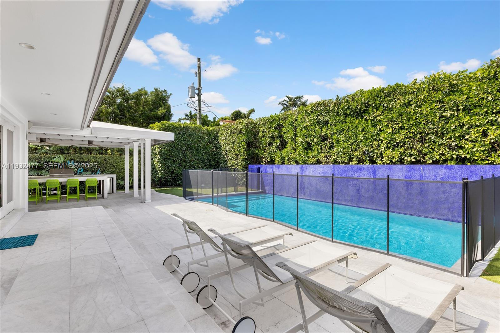 6420 Pinetree Drive Cir, Miami Beach FL 33141