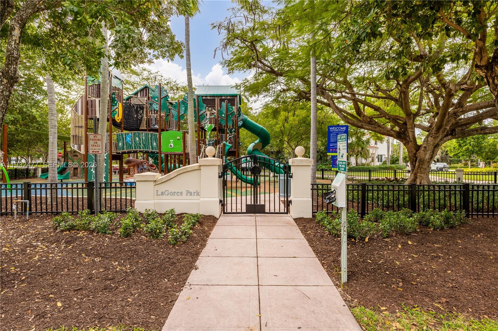 6420 Pinetree Drive Cir, Miami Beach FL 33141
