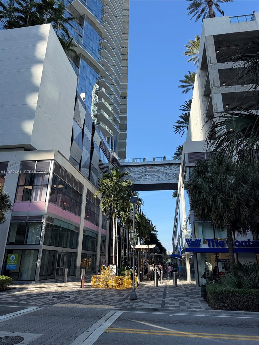 888 Biscayne Blvd #4302, Miami FL 33132