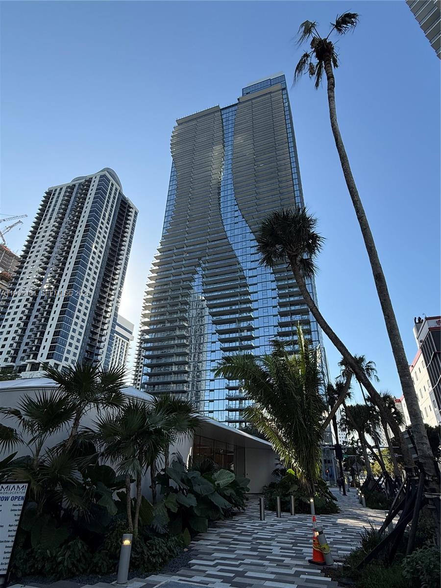 888 Biscayne Blvd #4302, Miami FL 33132
