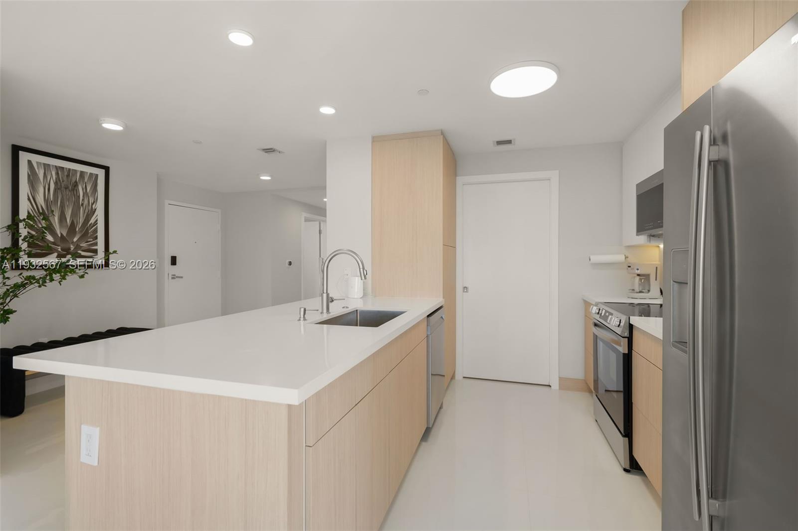 600 NE 27th St #2401, Miami FL 33137