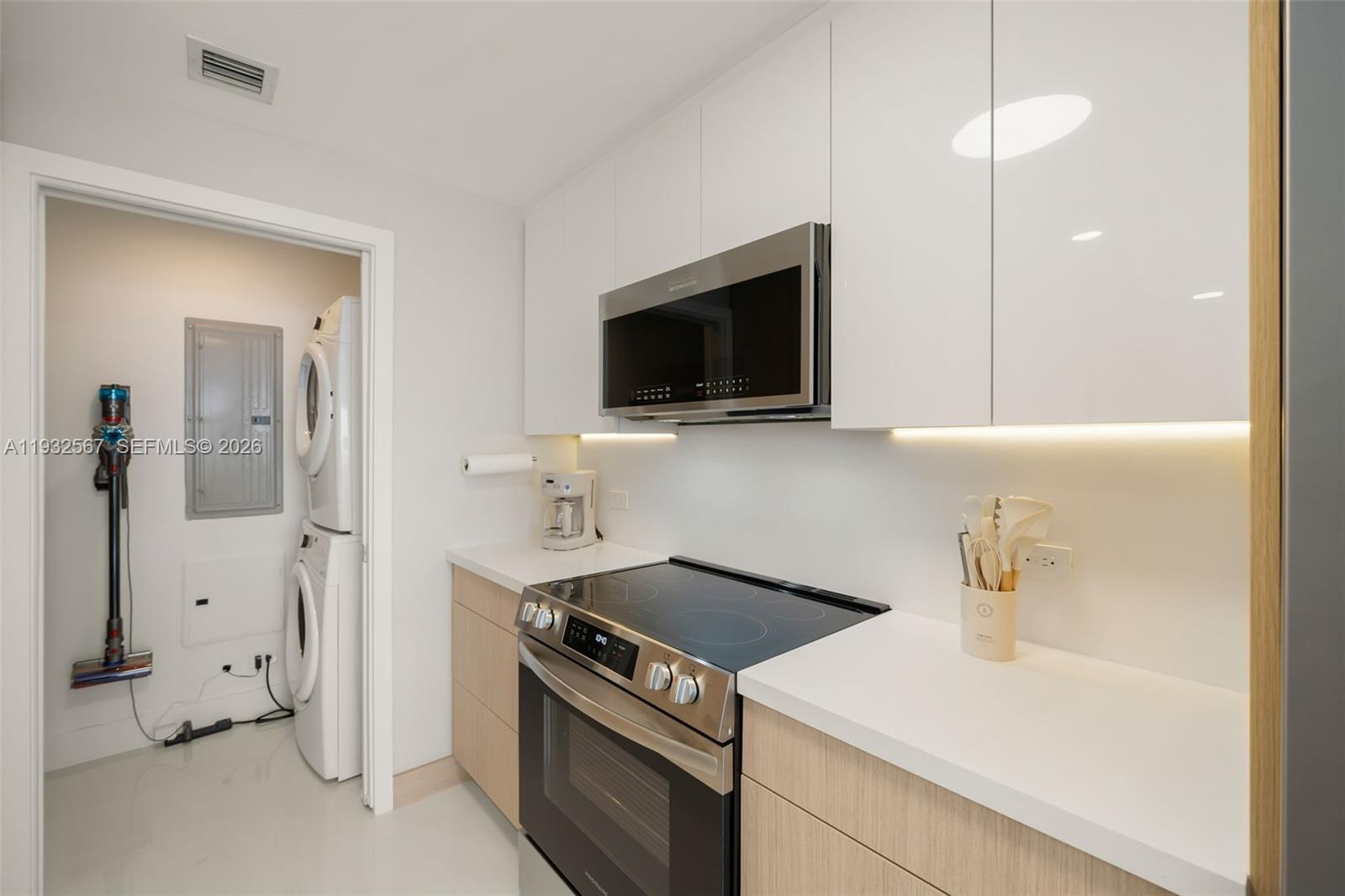 600 NE 27th St #2401, Miami FL 33137