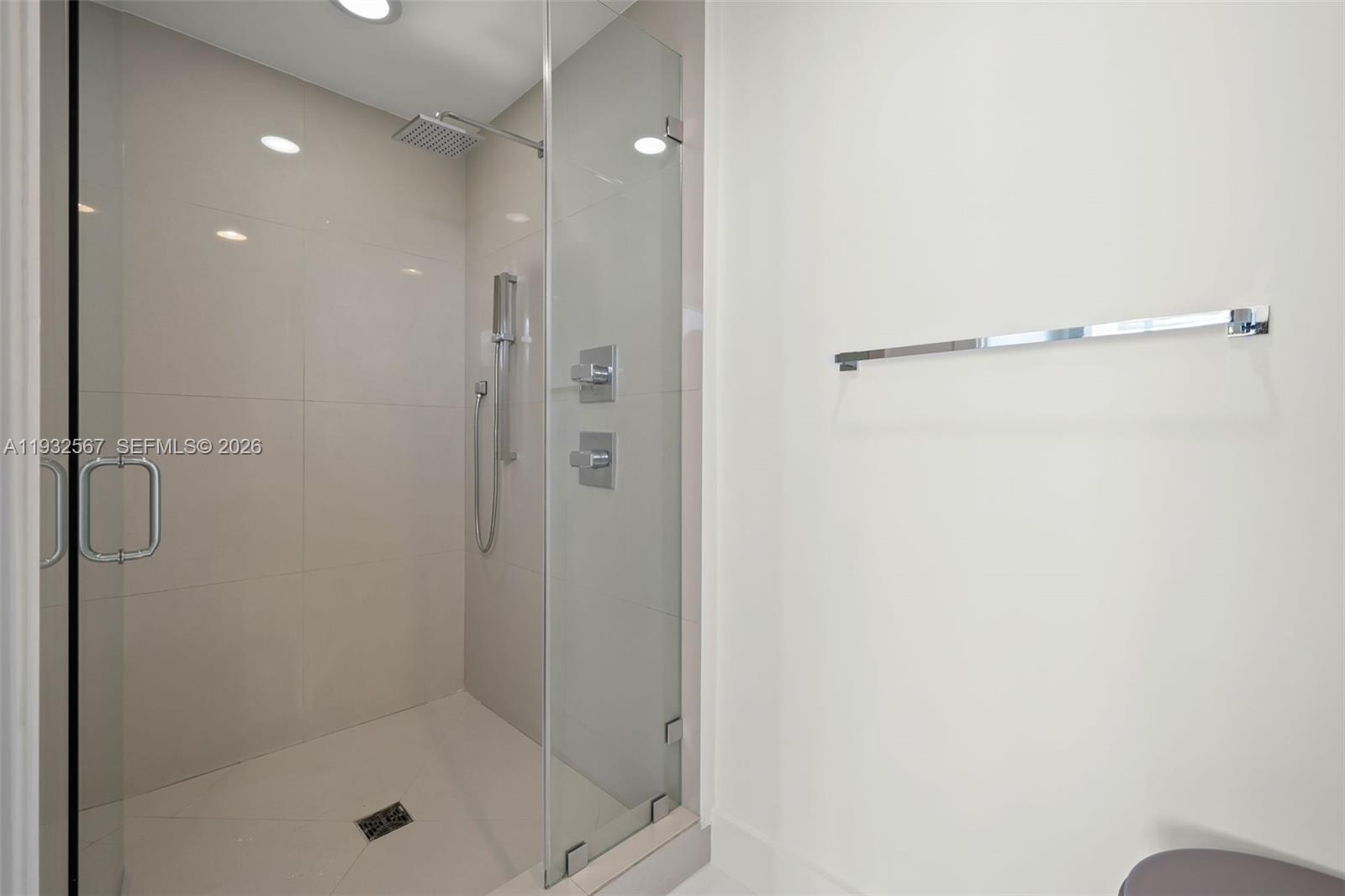 600 NE 27th St #2401, Miami FL 33137
