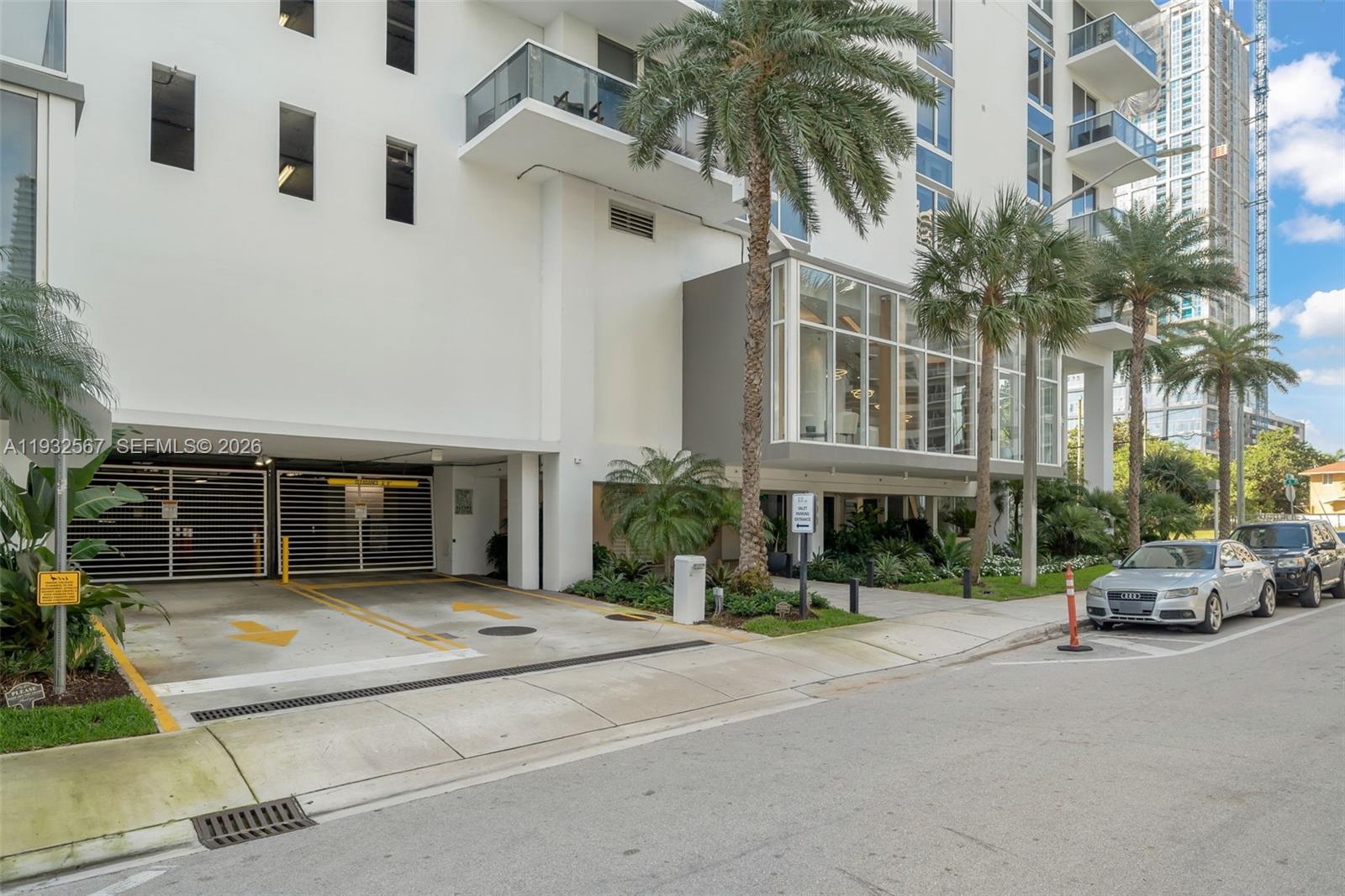 600 NE 27th St #2401, Miami FL 33137