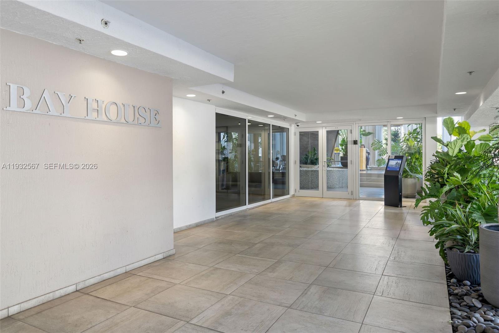 600 NE 27th St #2401, Miami FL 33137