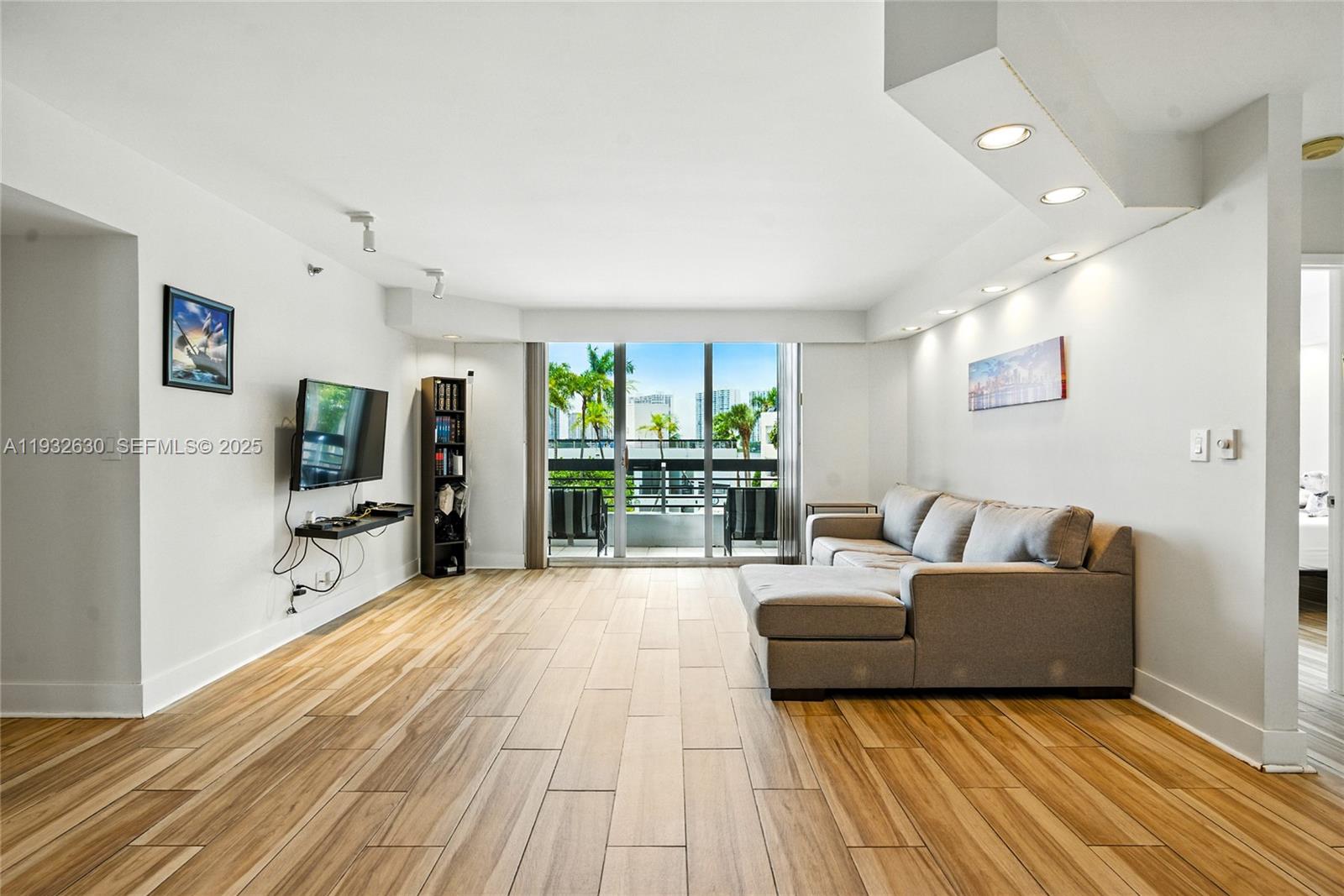 3600 Mystic Pointe Dr #305, Aventura FL 33180