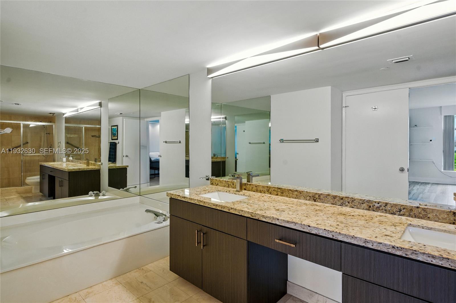 3600 Mystic Pointe Dr #305, Aventura FL 33180