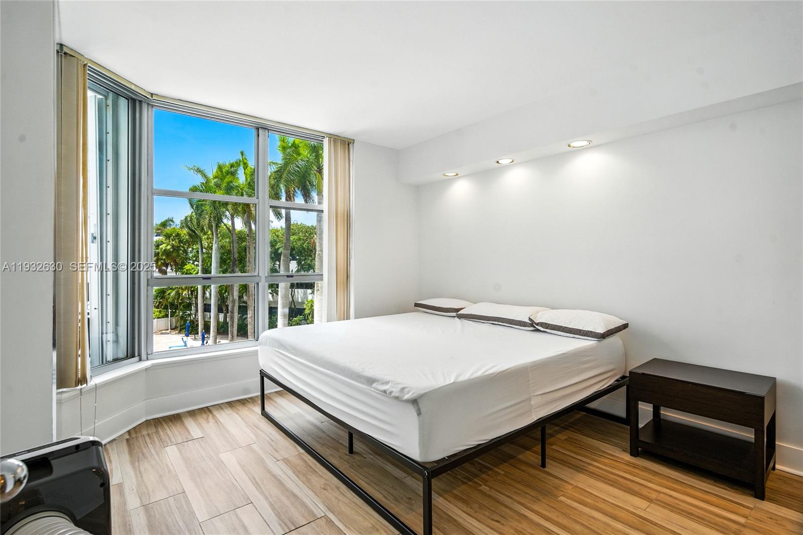 3600 Mystic Pointe Dr #305, Aventura FL 33180