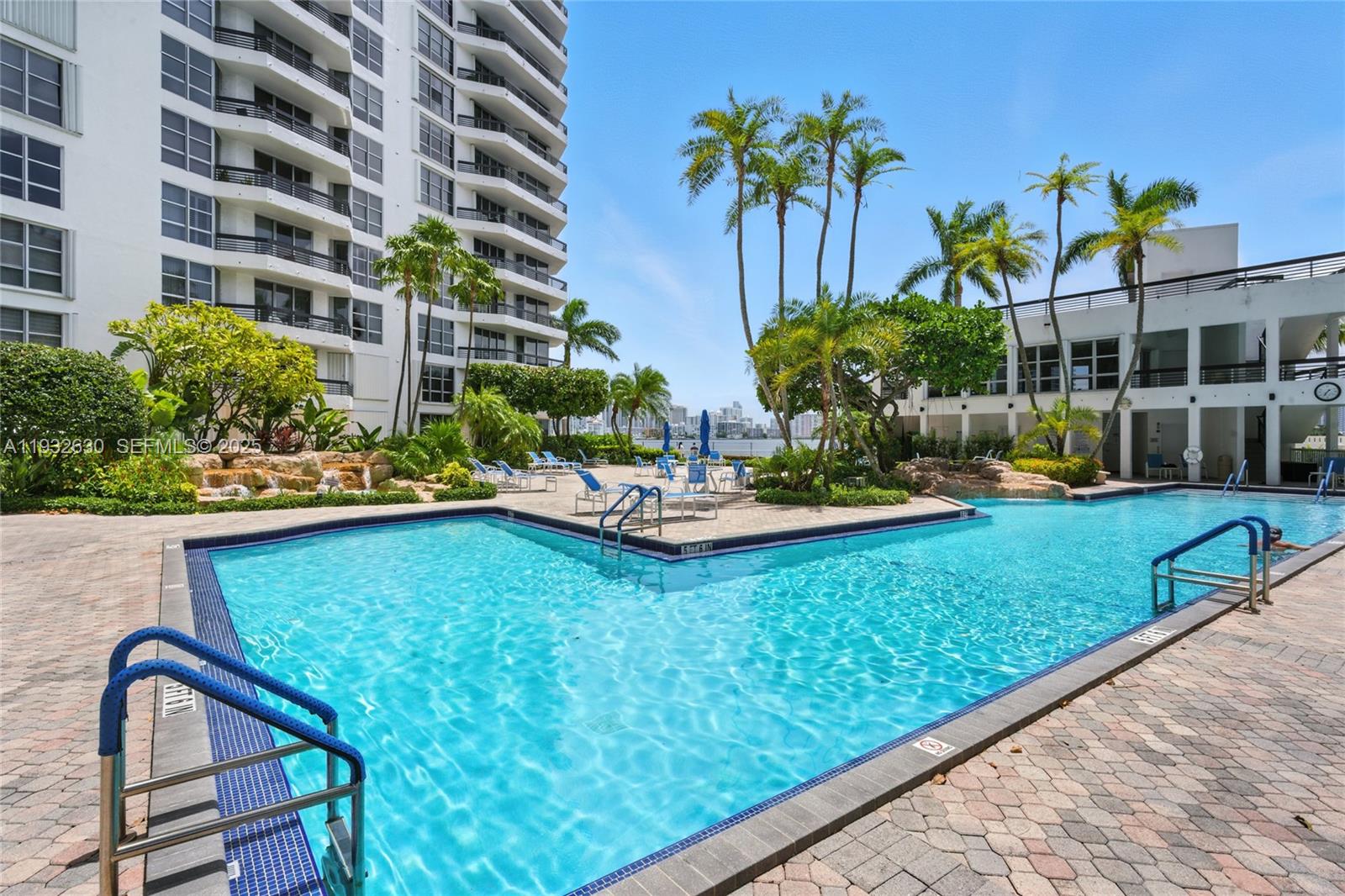 3600 Mystic Pointe Dr #305, Aventura FL 33180