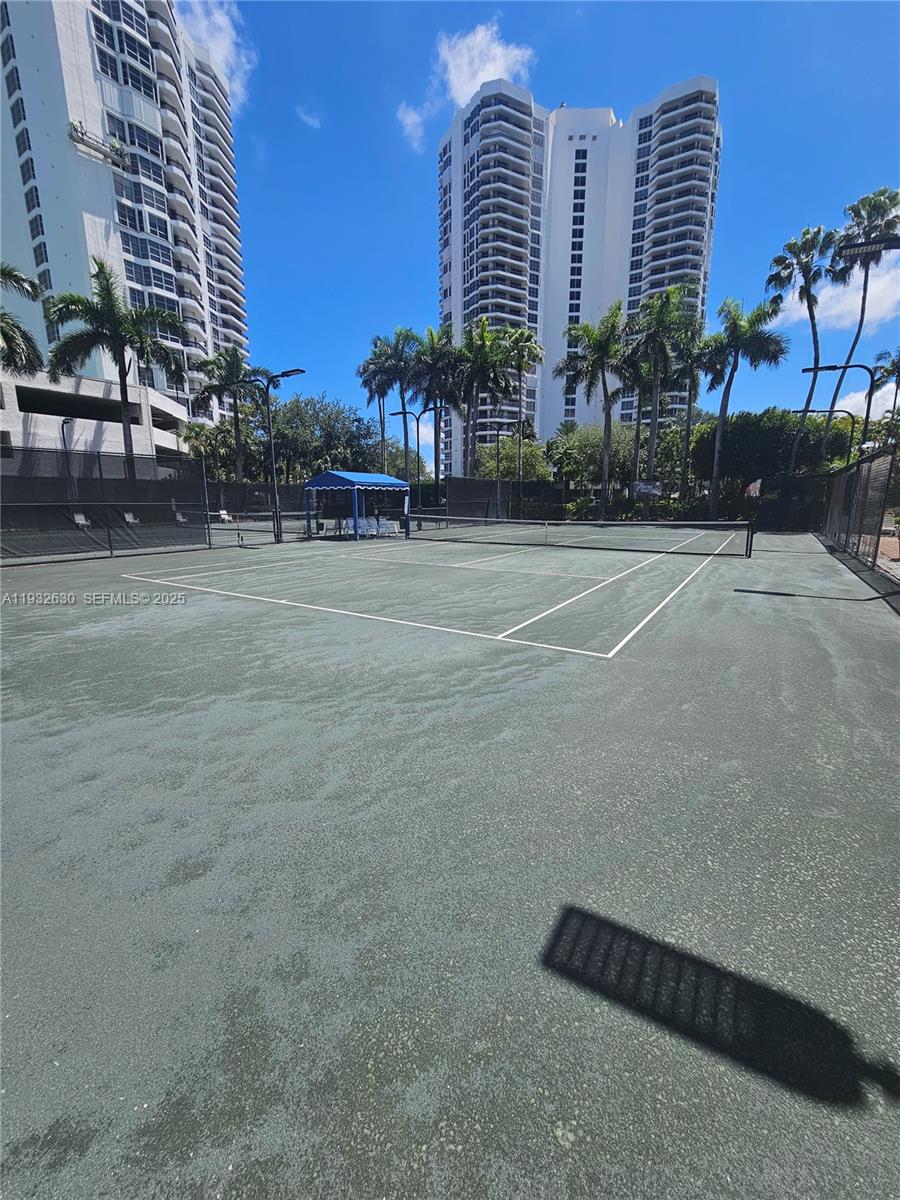 3600 Mystic Pointe Dr #305, Aventura FL 33180