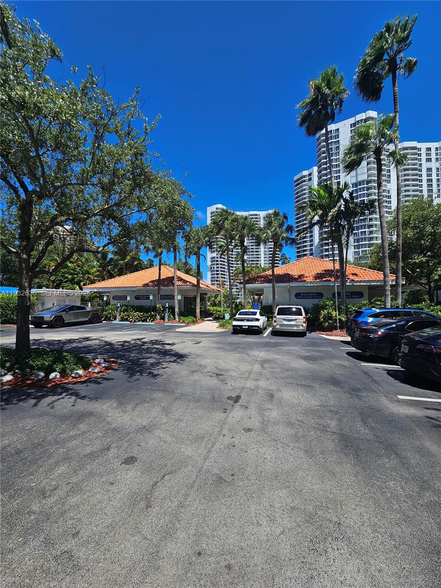 3600 Mystic Pointe Dr #305, Aventura FL 33180
