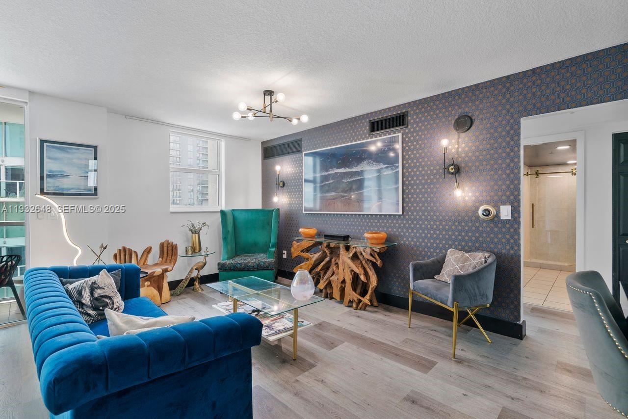 31 SE 5th St #2911, Miami FL 33131