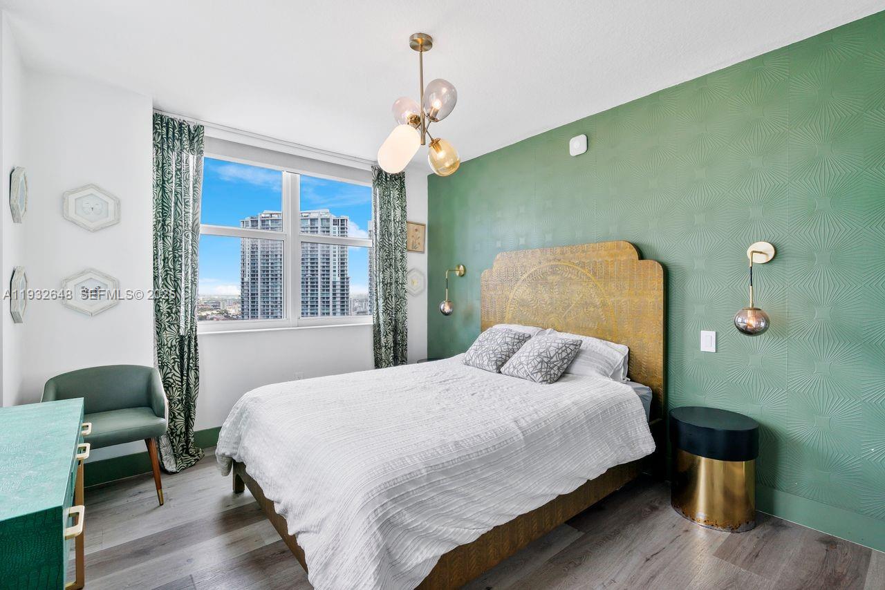 31 SE 5th St #2911, Miami FL 33131