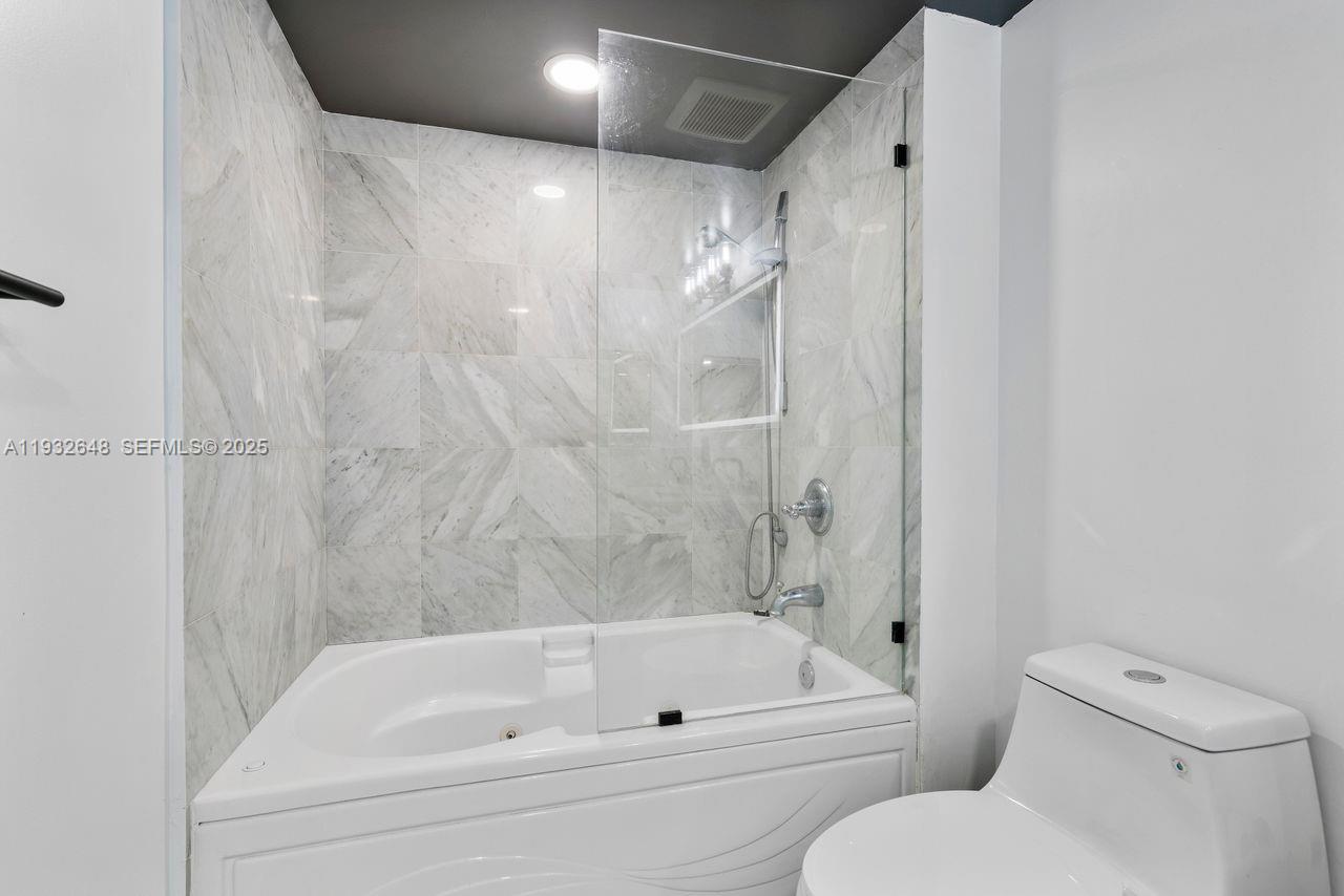 31 SE 5th St #2911, Miami FL 33131