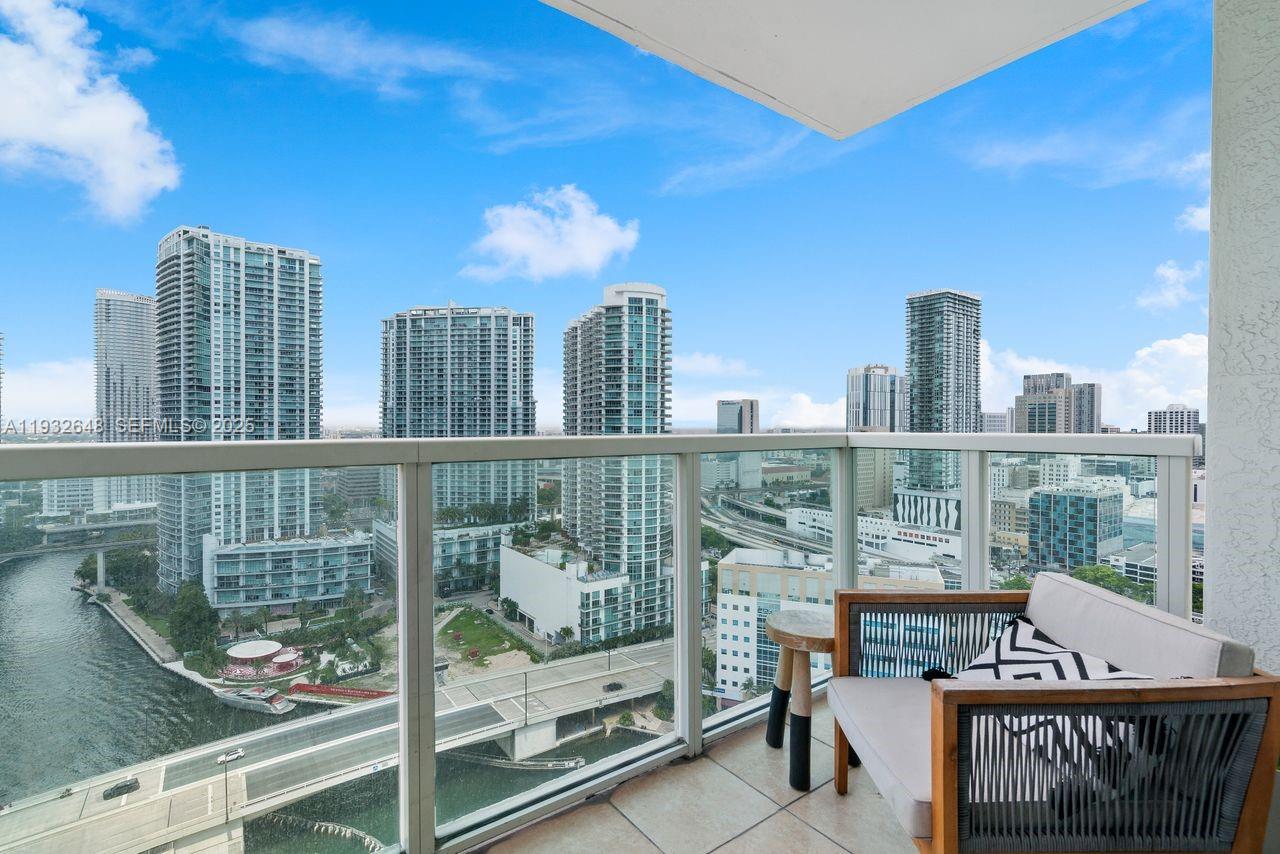 31 SE 5th St #2911, Miami FL 33131