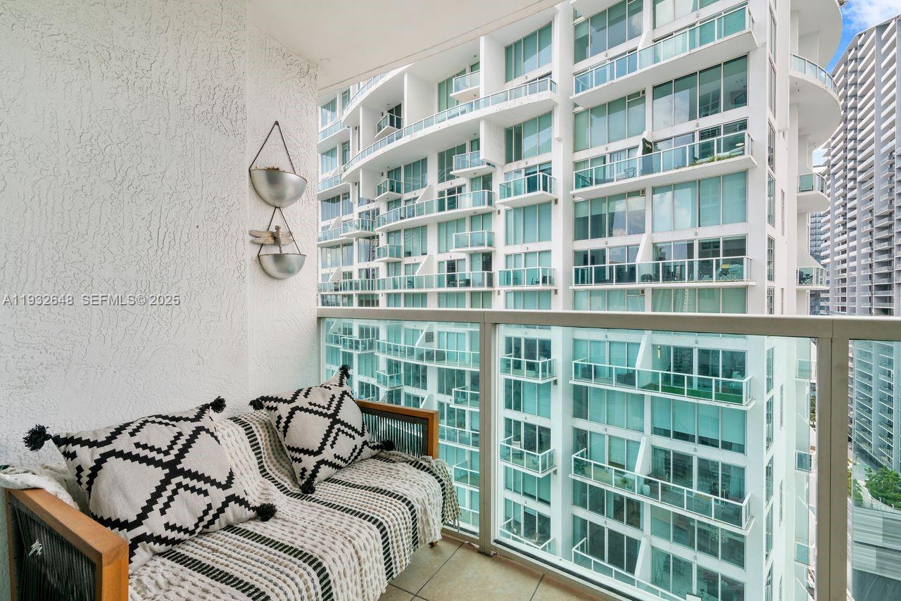 31 SE 5th St #2911, Miami FL 33131