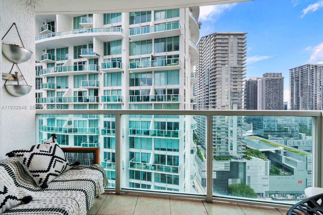 31 SE 5th St #2911, Miami FL 33131