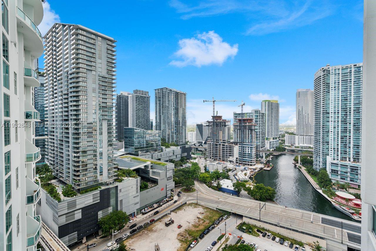 31 SE 5th St #2911, Miami FL 33131