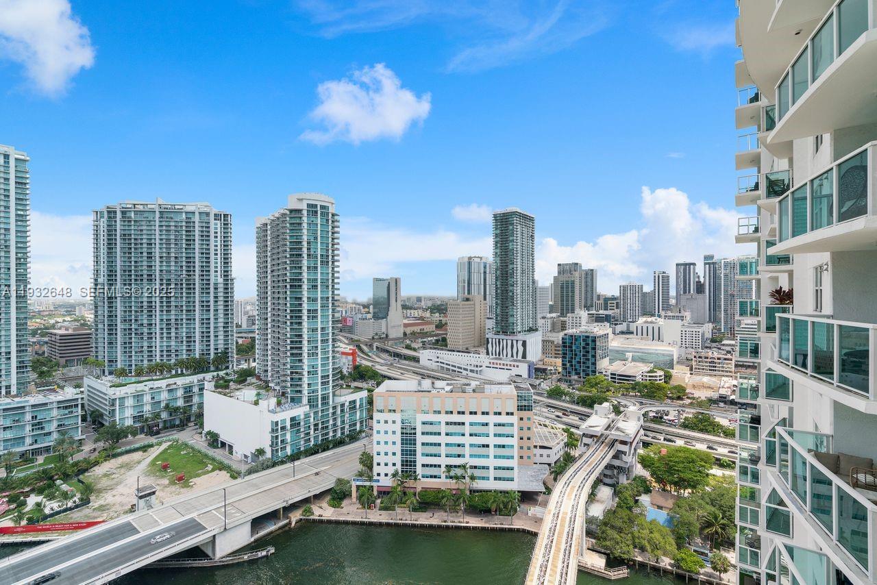 31 SE 5th St #2911, Miami FL 33131