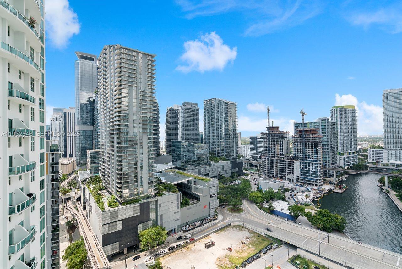 31 SE 5th St #2911, Miami FL 33131