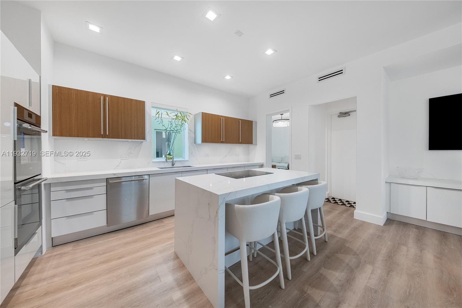 6109 W Laguna Dr W #6109, Miami Beach FL 33141