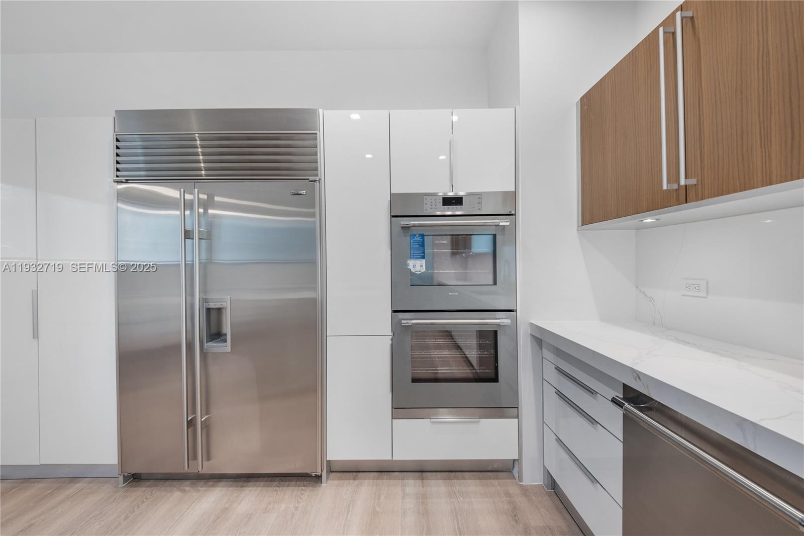 6109 W Laguna Dr W #6109, Miami Beach FL 33141