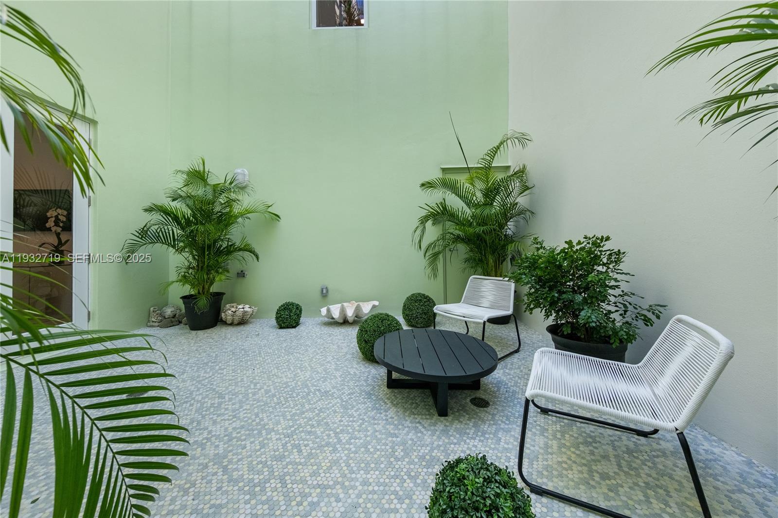 6109 W Laguna Dr W #6109, Miami Beach FL 33141