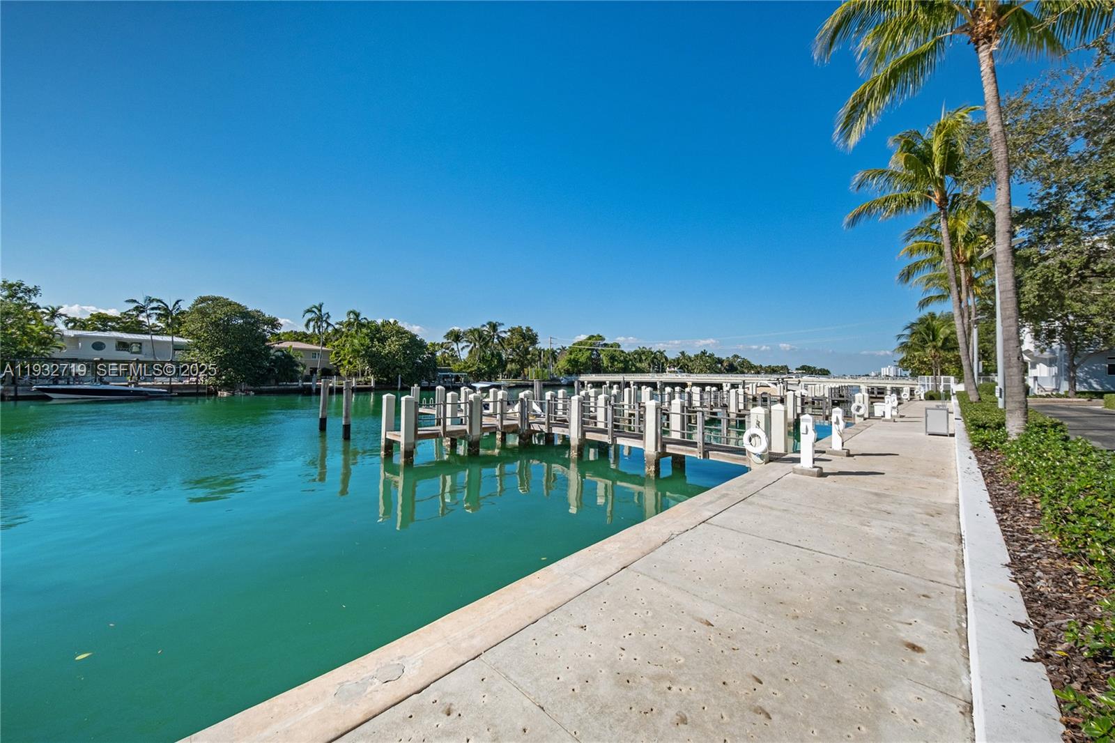 6109 W Laguna Dr W #6109, Miami Beach FL 33141