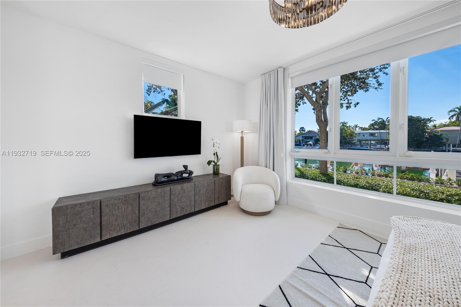 6109 W Laguna Dr W #6109, Miami Beach FL 33141