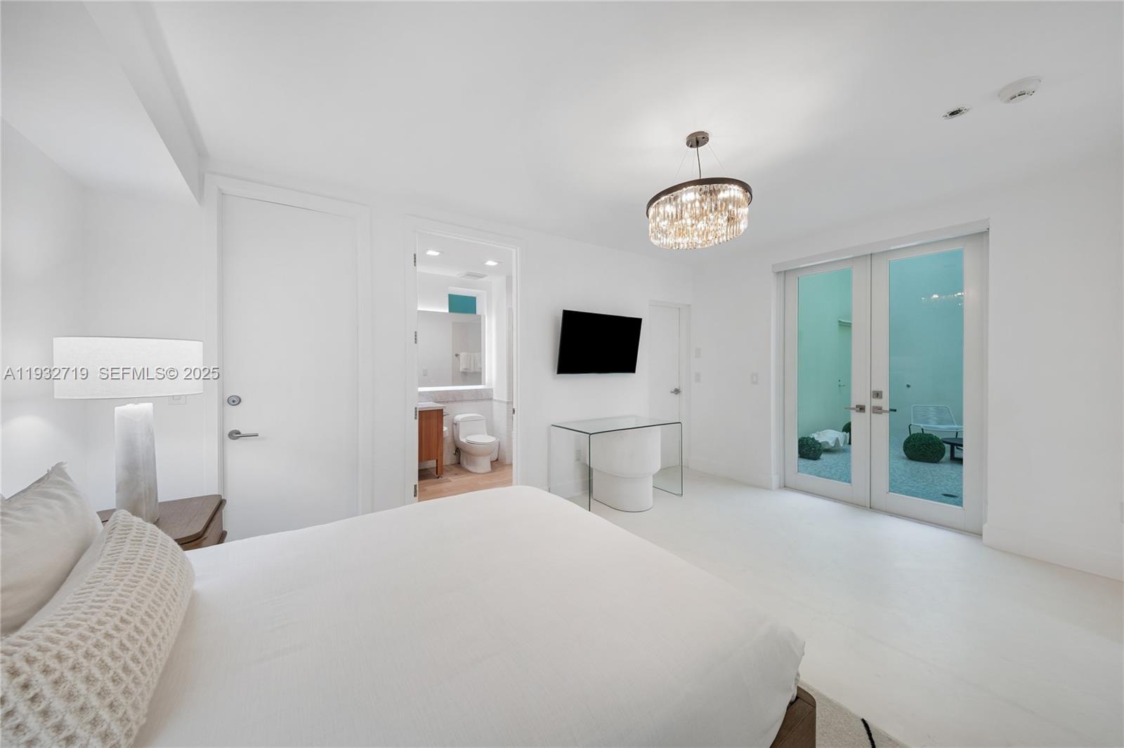 6109 W Laguna Dr W #6109, Miami Beach FL 33141