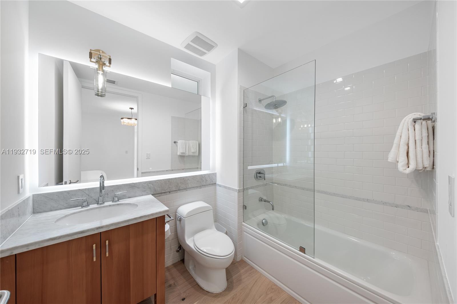 6109 W Laguna Dr W #6109, Miami Beach FL 33141