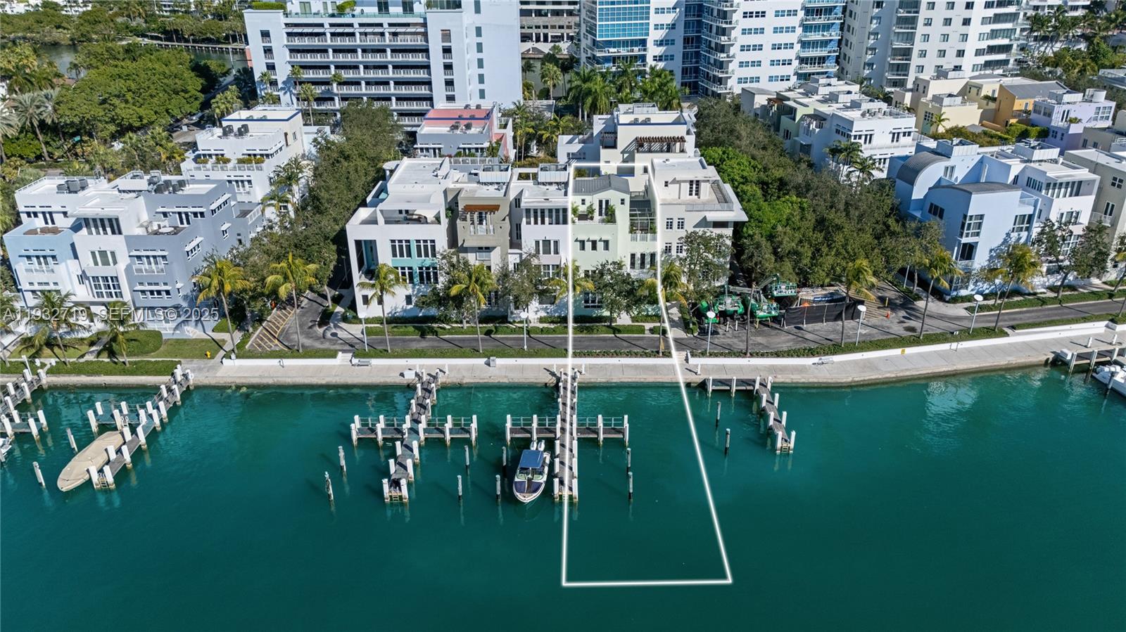 6109 W Laguna Dr W #6109, Miami Beach FL 33141