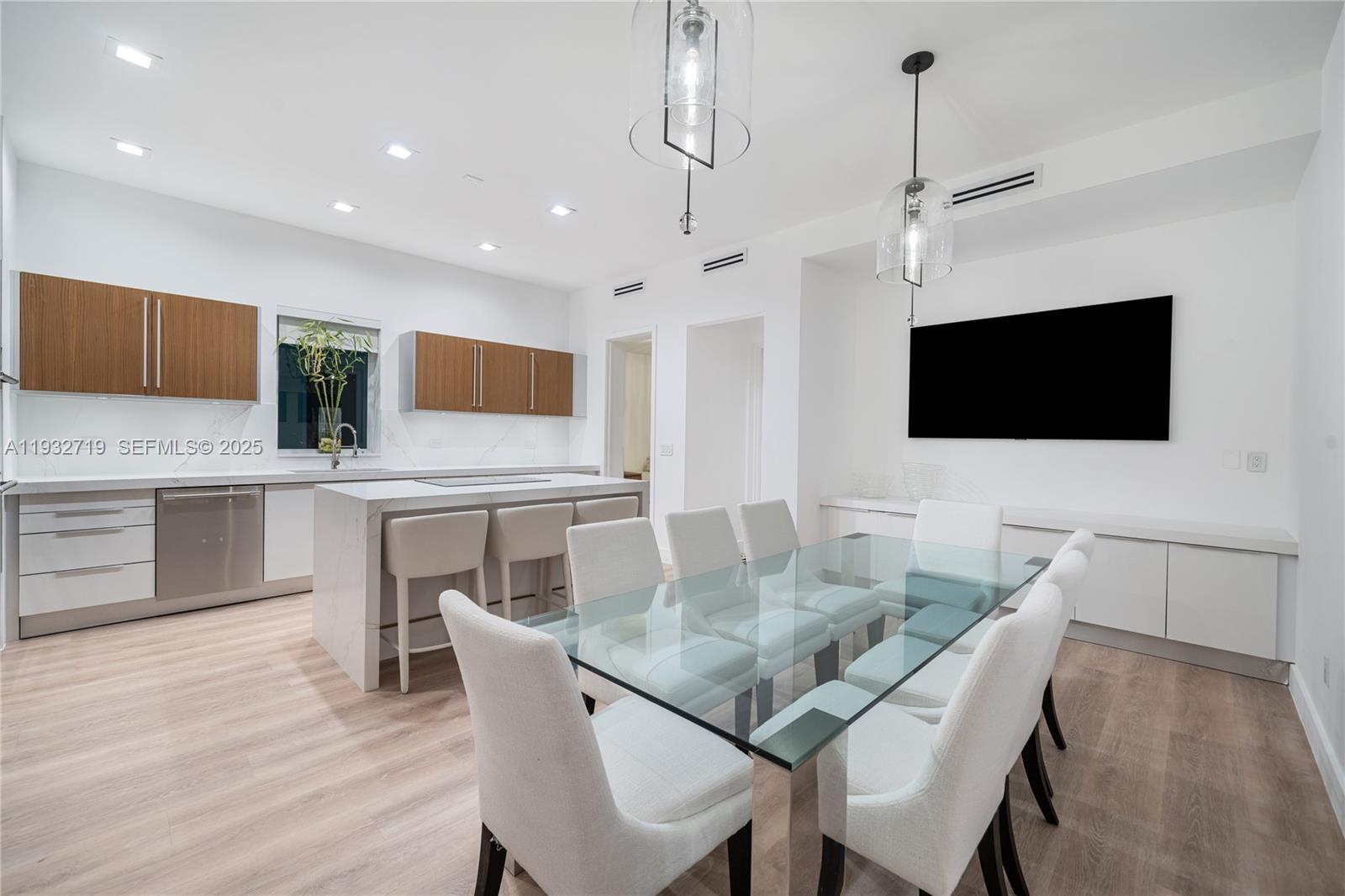 6109 W Laguna Dr W #6109, Miami Beach FL 33141
