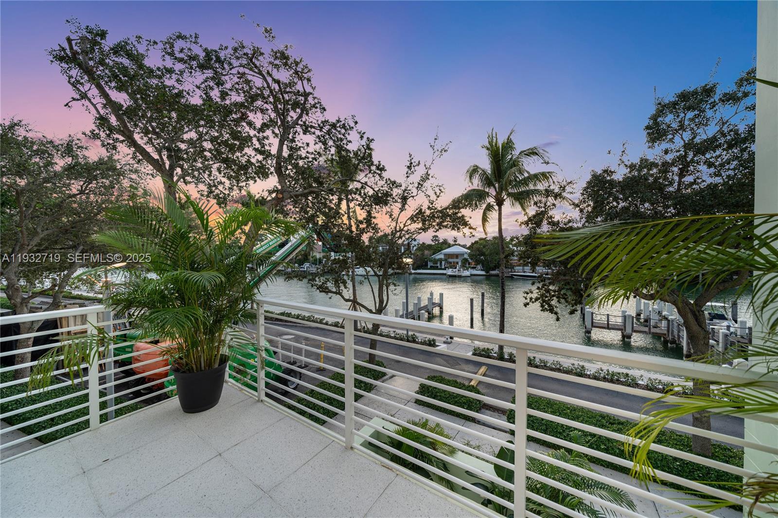 6109 W Laguna Dr W #6109, Miami Beach FL 33141