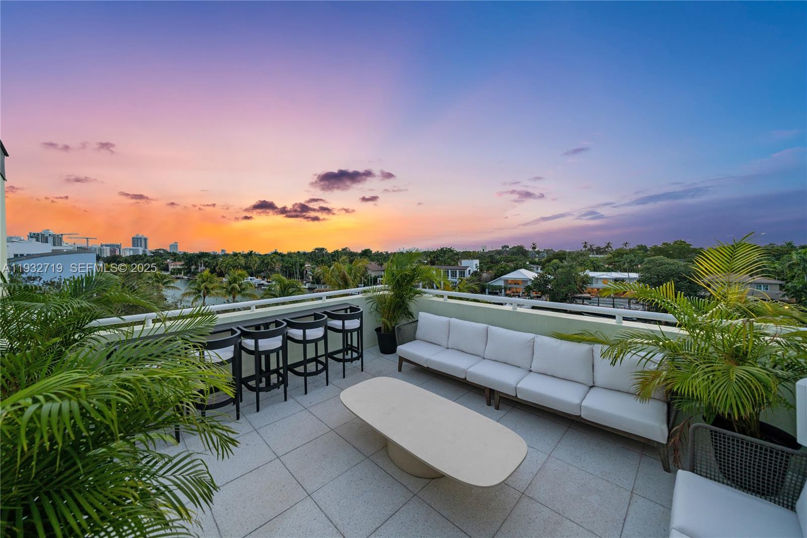 6109 W Laguna Dr W #6109, Miami Beach FL 33141