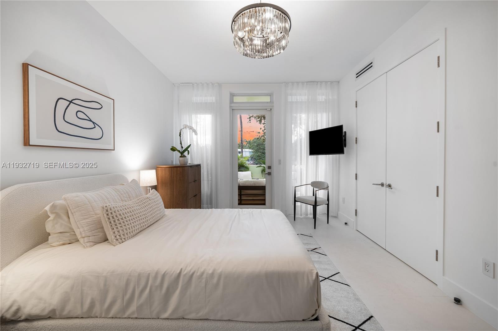 6109 W Laguna Dr W #6109, Miami Beach FL 33141
