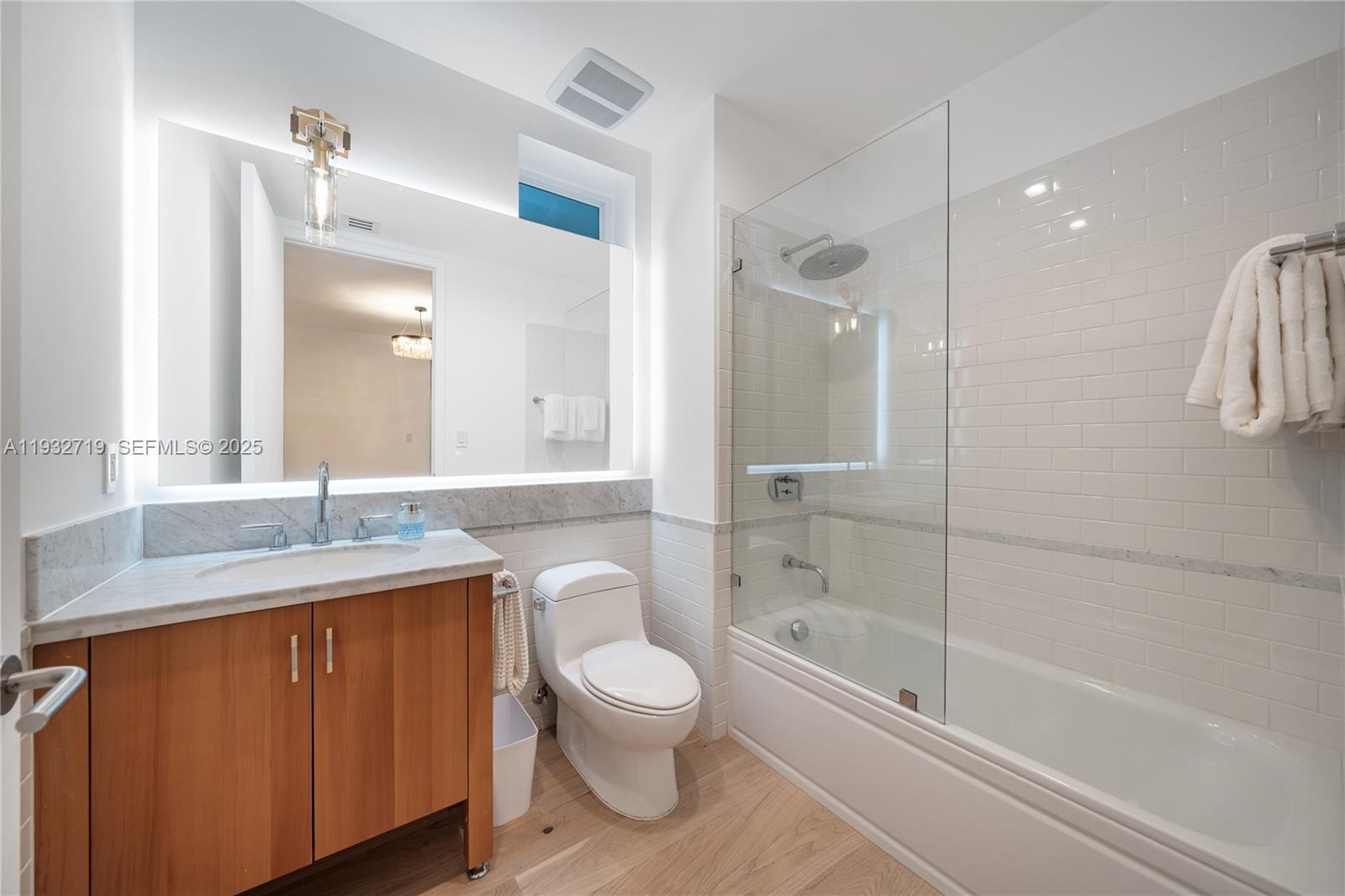 6109 W Laguna Dr W #6109, Miami Beach FL 33141