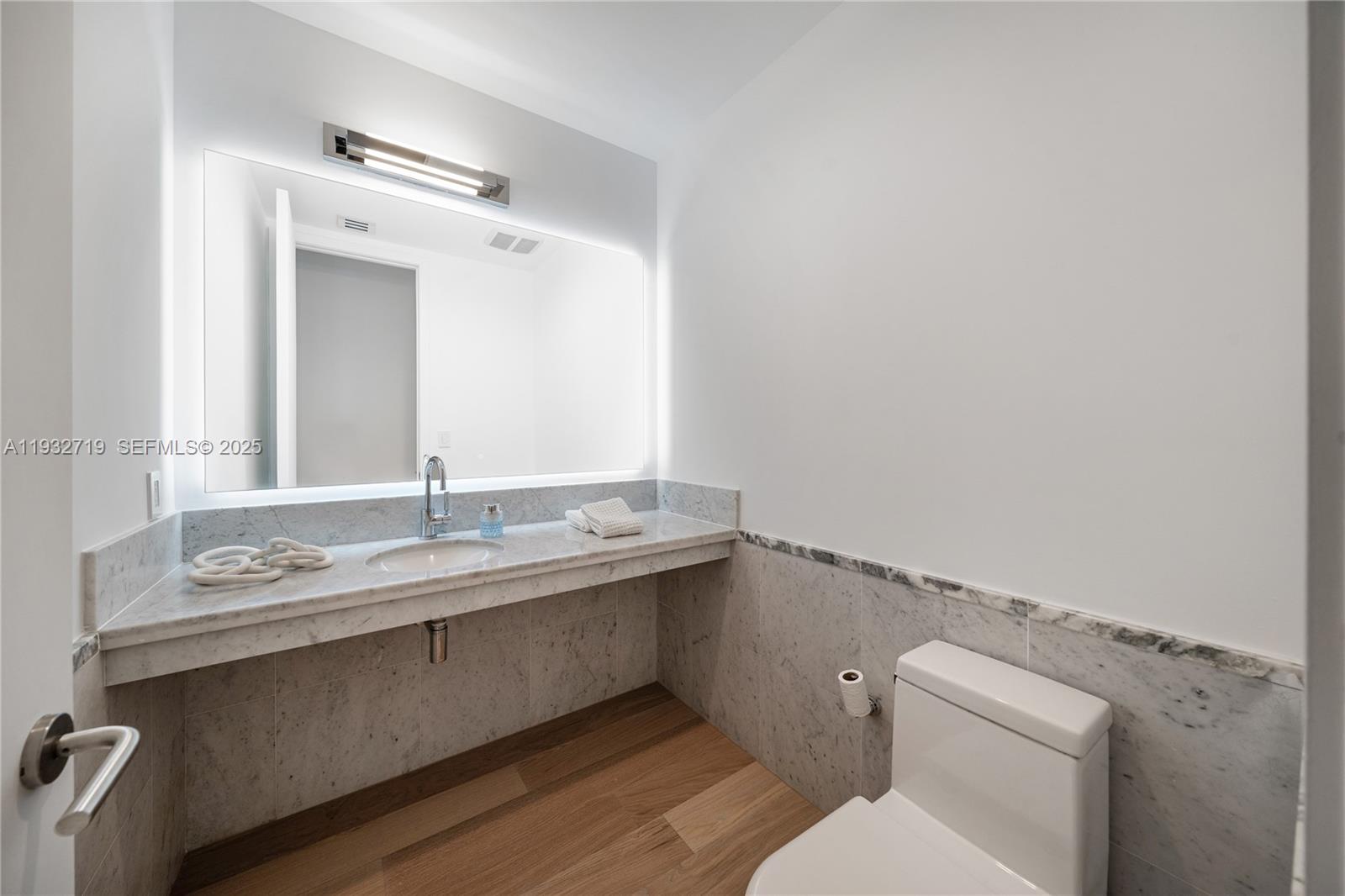 6109 W Laguna Dr W #6109, Miami Beach FL 33141