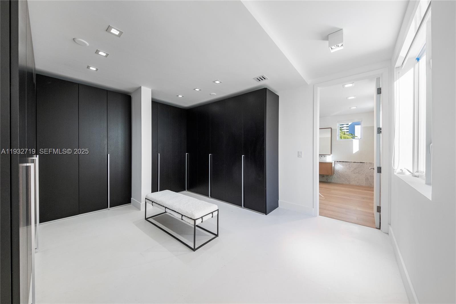 6109 W Laguna Dr W #6109, Miami Beach FL 33141