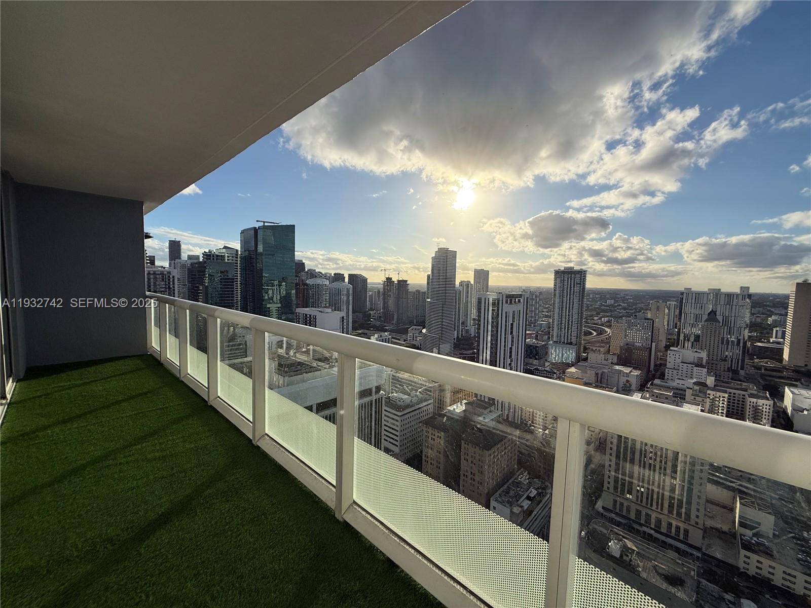 50 Biscayne Blvd #4807, Miami FL 33132