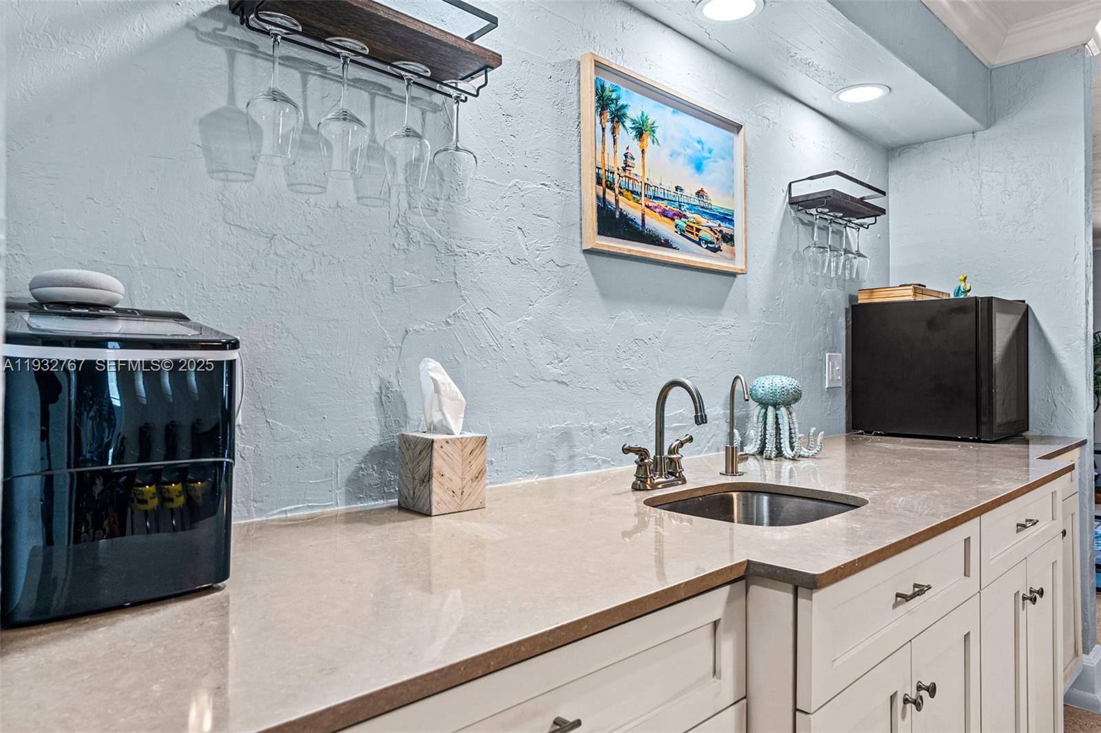 517 NE 2nd Pl, Dania Beach FL 33004