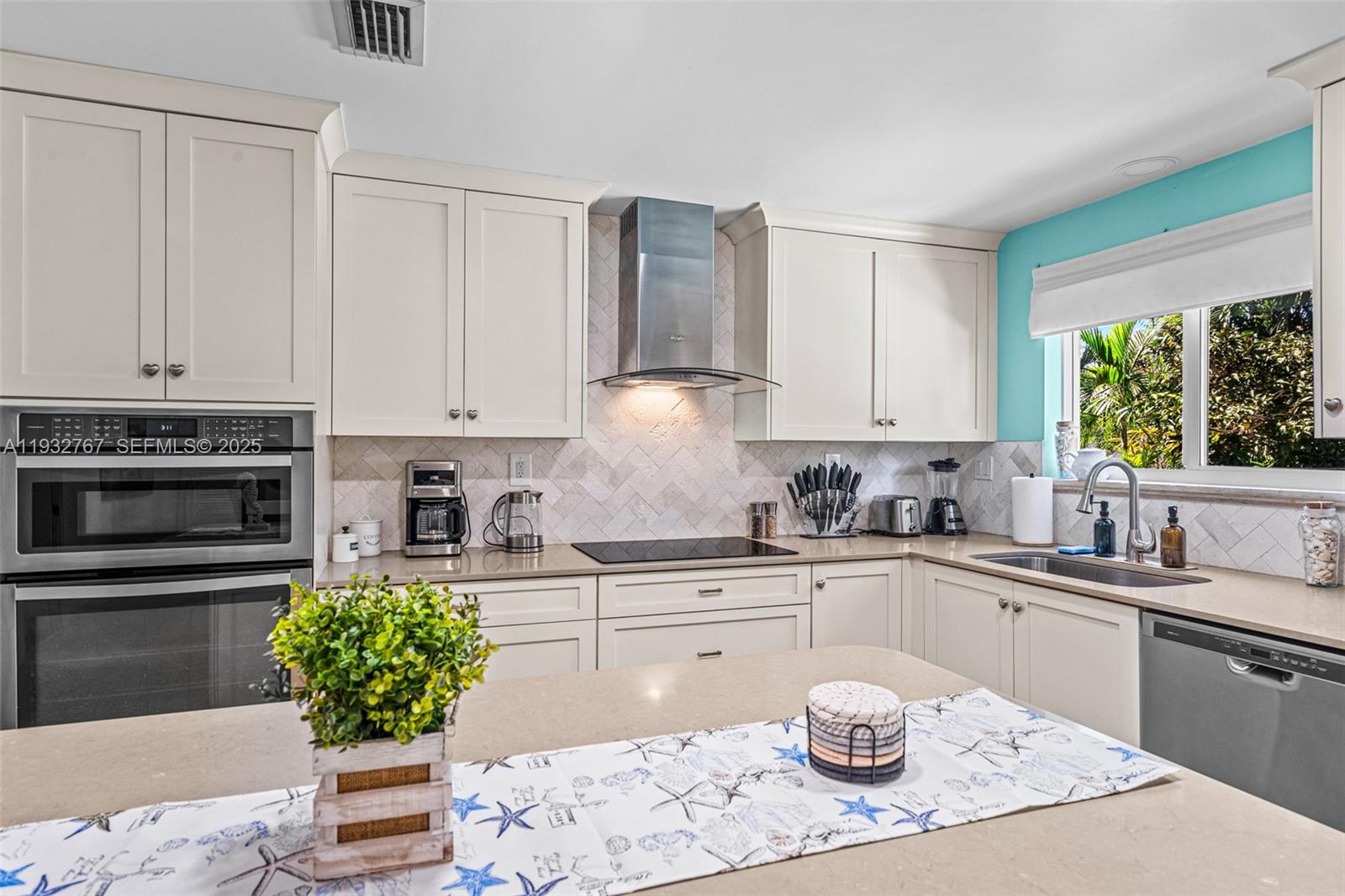 517 NE 2nd Pl, Dania Beach FL 33004