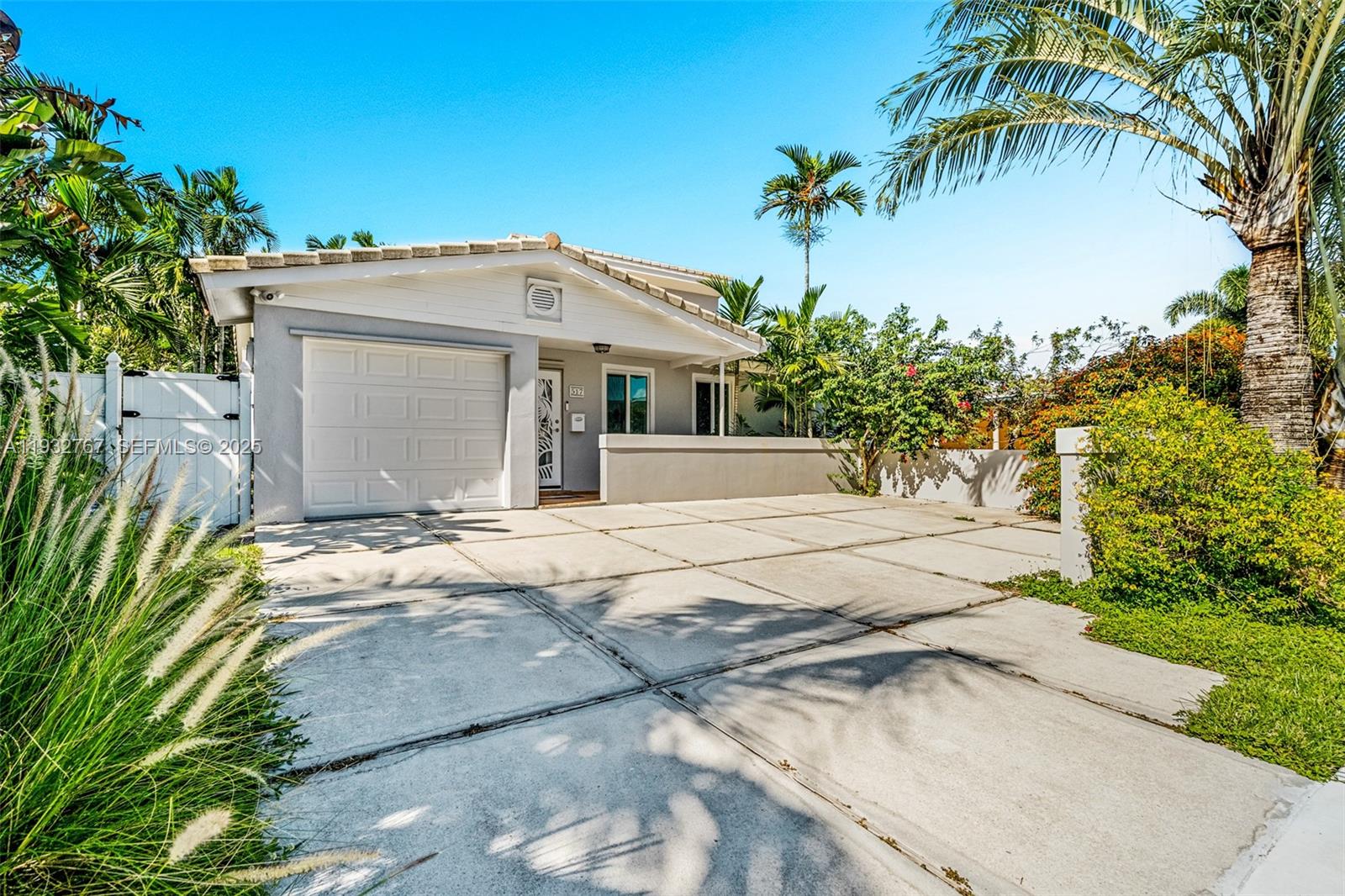 517 NE 2nd Pl, Dania Beach FL 33004