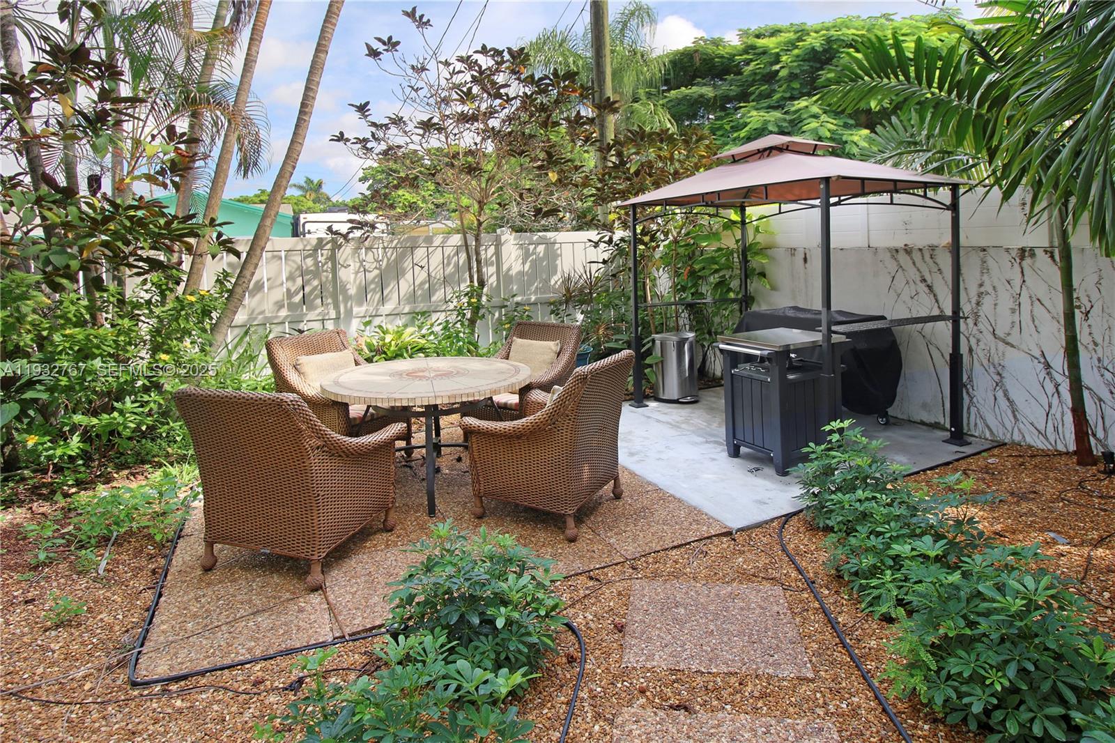 517 NE 2nd Pl, Dania Beach FL 33004