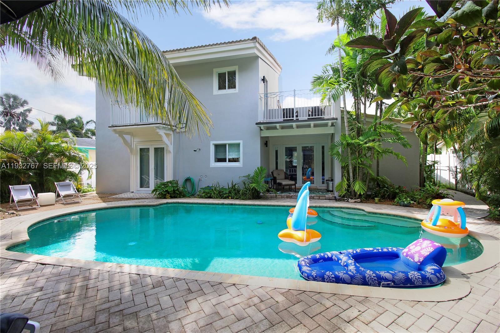 517 NE 2nd Pl, Dania Beach FL 33004