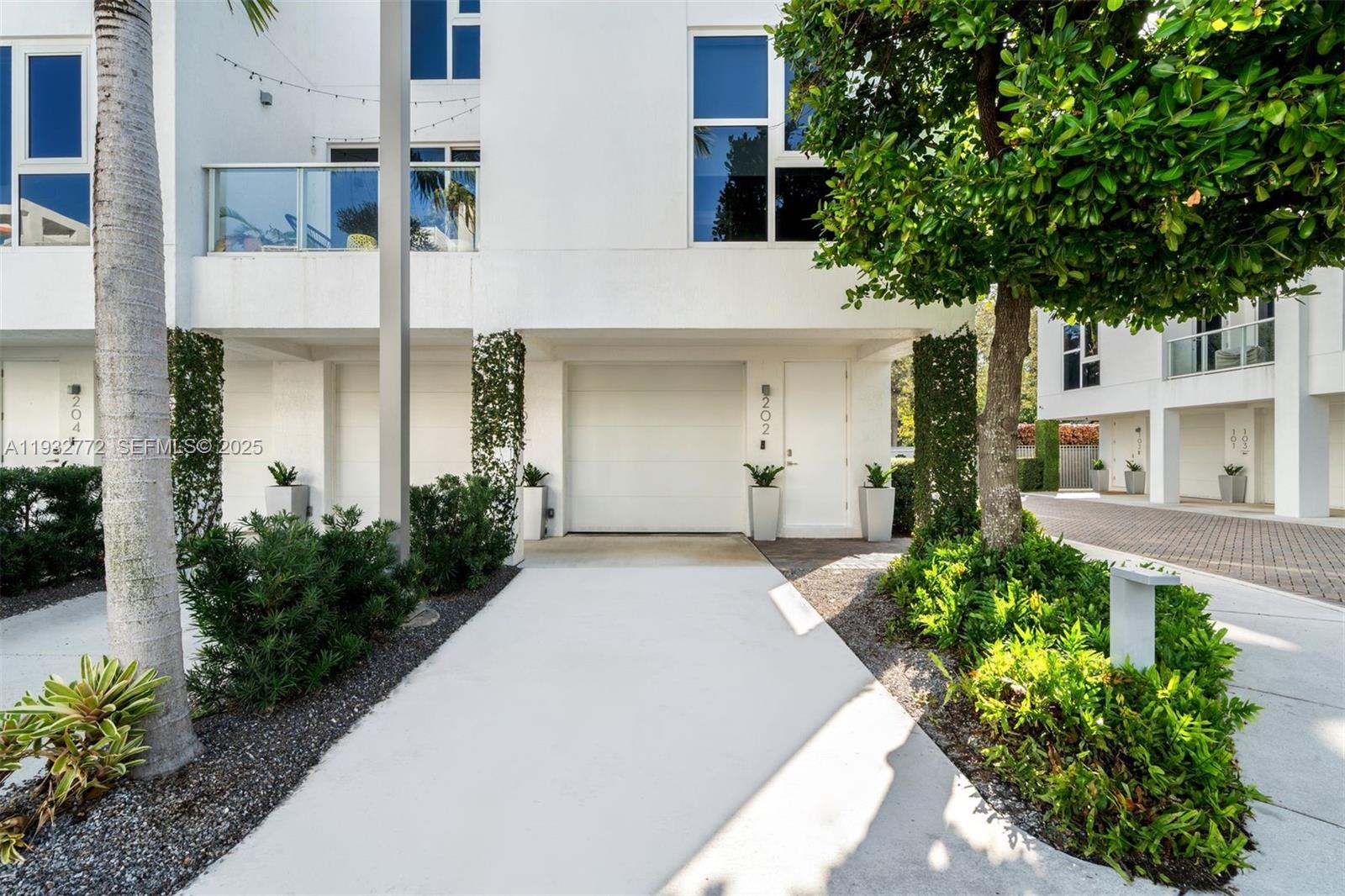 455 NE 39th St #202, Miami FL 33137