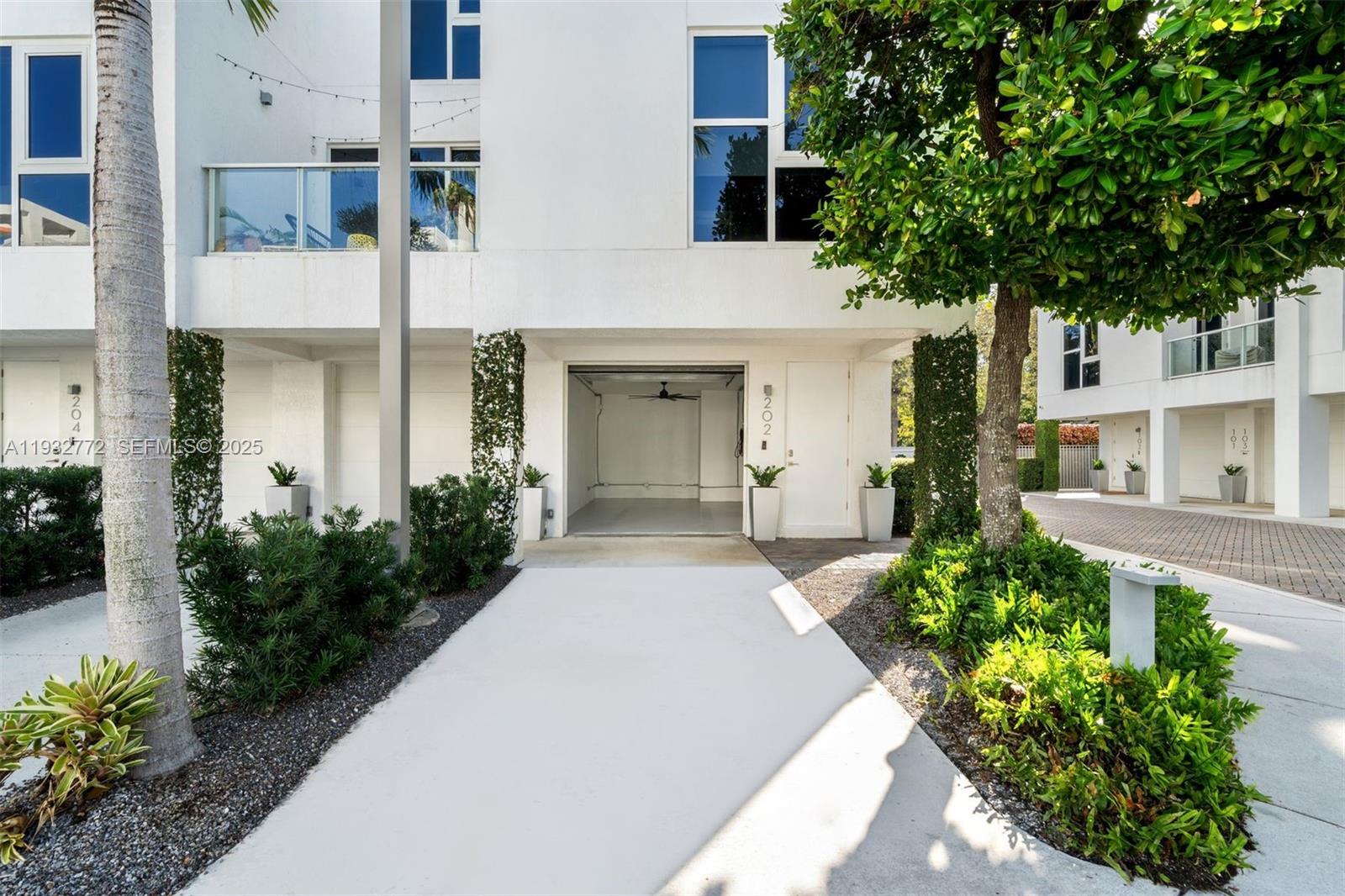 455 NE 39th St #202, Miami FL 33137