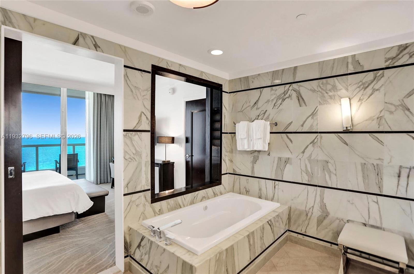 4391 Collins Ave #1514, Miami Beach FL 33140