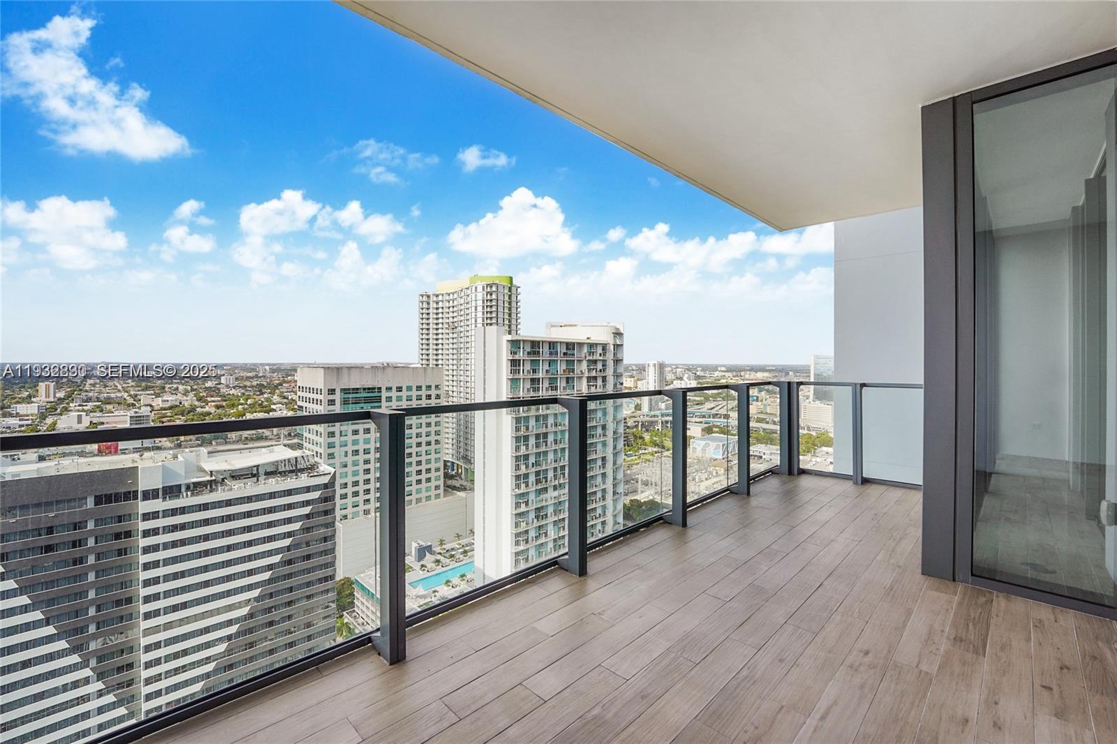 88 SW 7th St #2708, Miami FL 33130