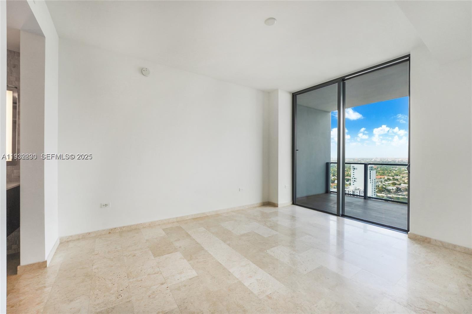 88 SW 7th St #2708, Miami FL 33130